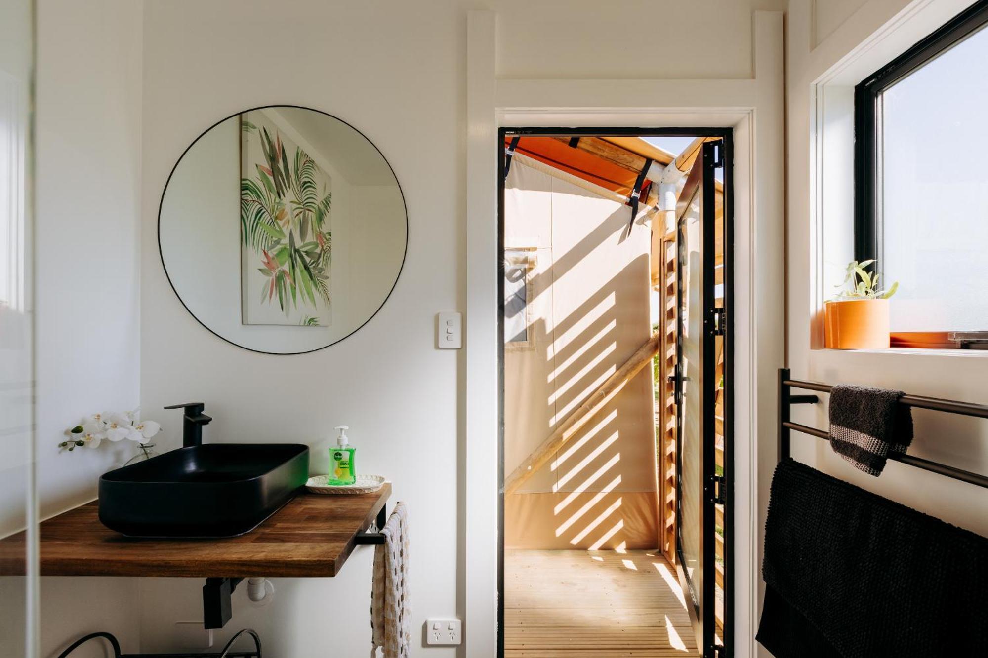 Villas & Vines Glamping Hastings Extérieur photo