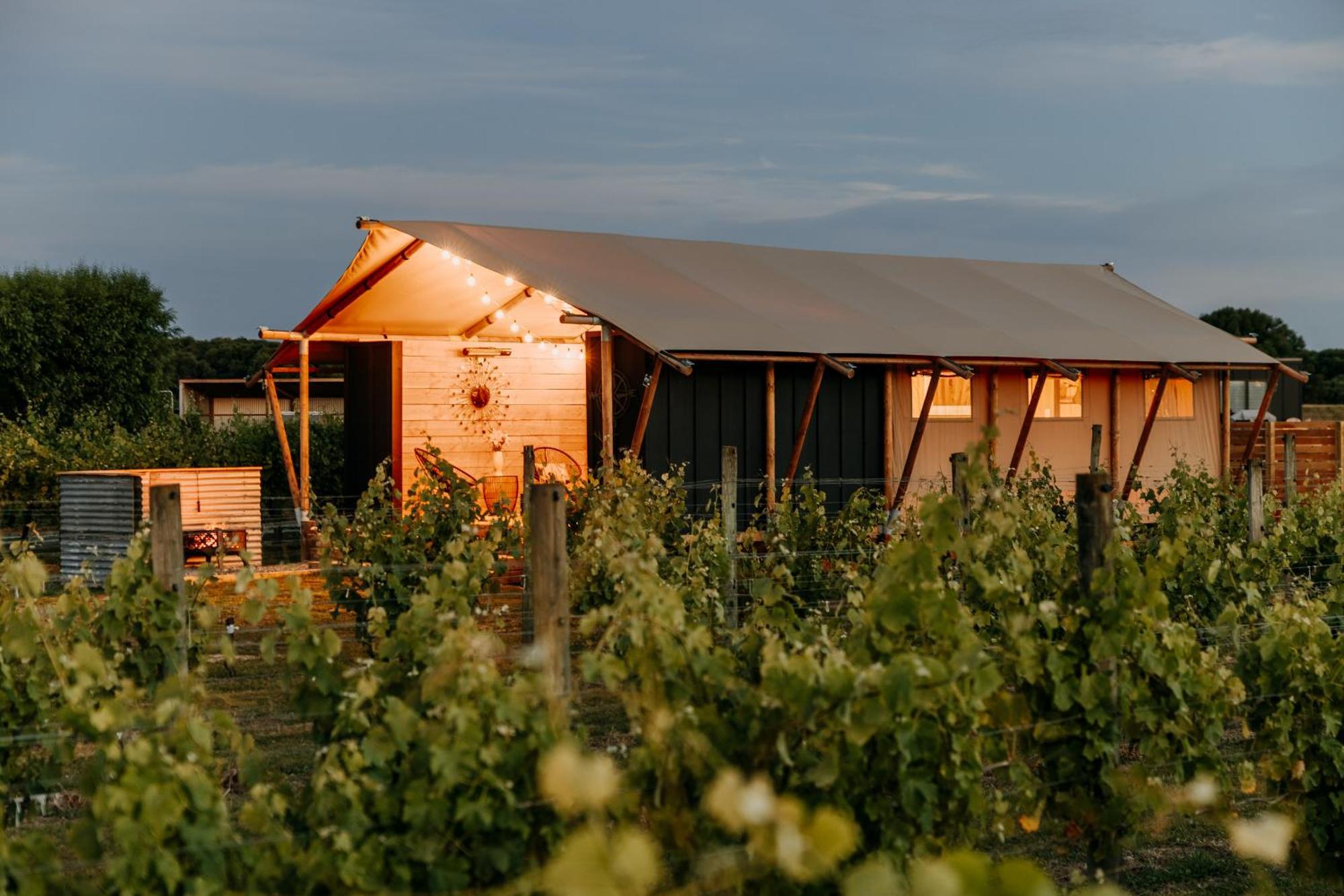 Villas & Vines Glamping Hastings Extérieur photo